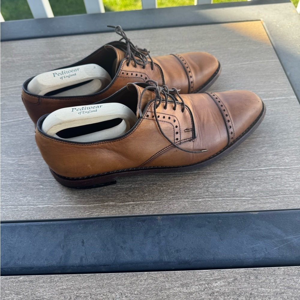 Allen Edmonds 'Clifton' Blucher Cap Toe
Oxford - Walnut Brown